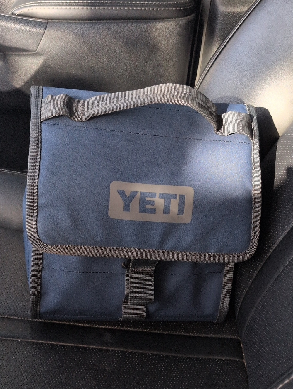 Yeti Navy Blue Daytrip lunch Bag